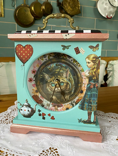 Alice wonderland mantel - alice,