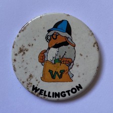 VINTAGE RETRO WELLINGTON WOMBLE CHARACTER BADGE THE WOMBLES