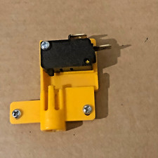 REEBOK EDGE SERIES TREADMILL REOM-11301 BKWH (SAFETY KEY INSERT SWITCH FOR SALE)