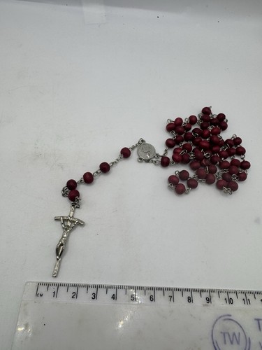 Red plastic bead catholic - red,
