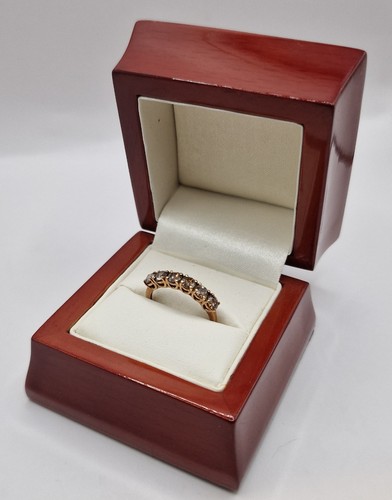 9ct gold 1ct - 9ct, 1.1ct