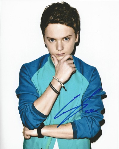 Singer british conor - singer, maynard