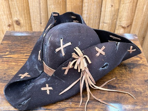 Black tricorn pirate hat - black,