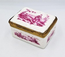 19TH CENTURY GERMAN PORCELAIN SNUFF BOX - PASTORAL SCENES