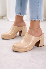Stradivarius Nude Patent Clog
