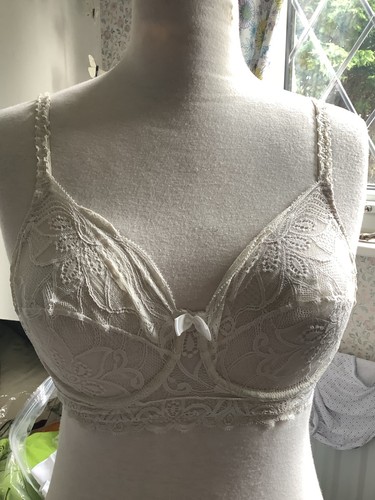 Lacy undewire bras - 3, 36b