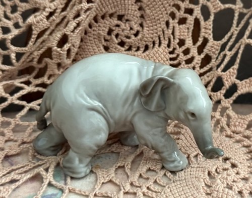 Lladro 5438 mini elephant - 5438,