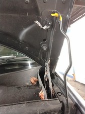 BONNET HINGE LH VAUXHALL CORSA