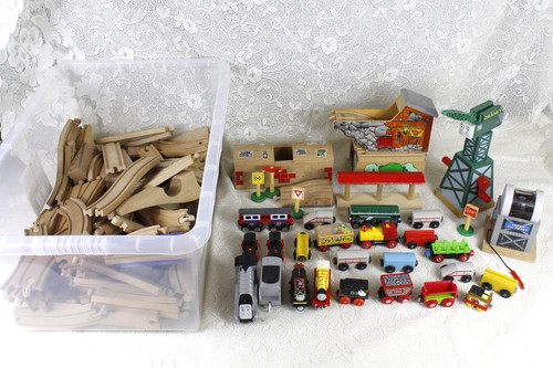 100 large wooden - 100+,