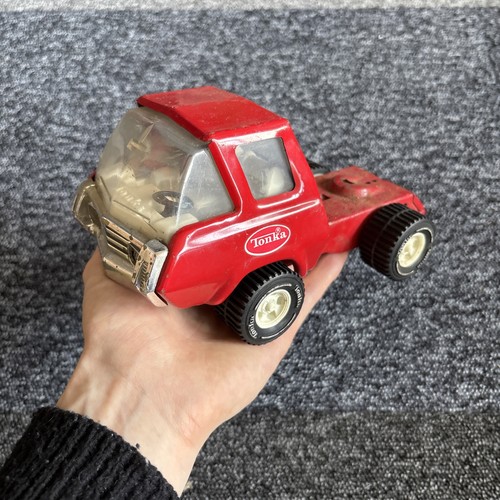 Vintage tonka truck - tonka, (tractor)