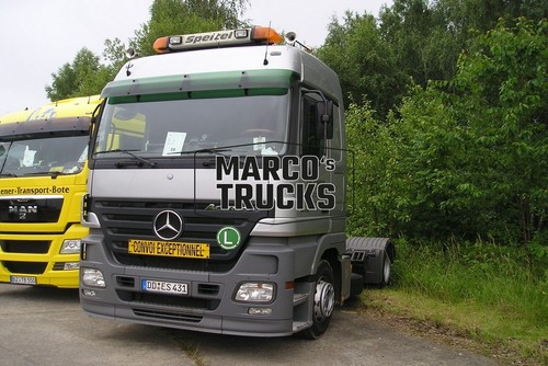 Truck photo mercedes - truck,