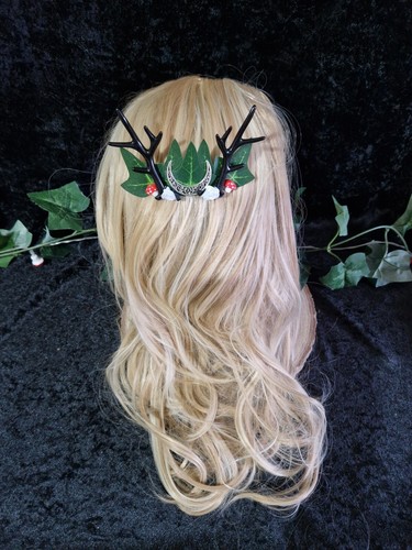 Stag deer antlers crescent - stag/deer, antlers,crescent