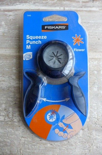 Fiskars squeeze punch flower - fiskars,
