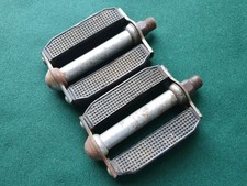Vintage Rubber Block Pedals 9/16 inch - Traditional British Bicycle Raleigh