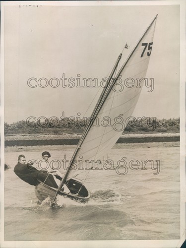 1922 racing yacht geisha - geisha, in