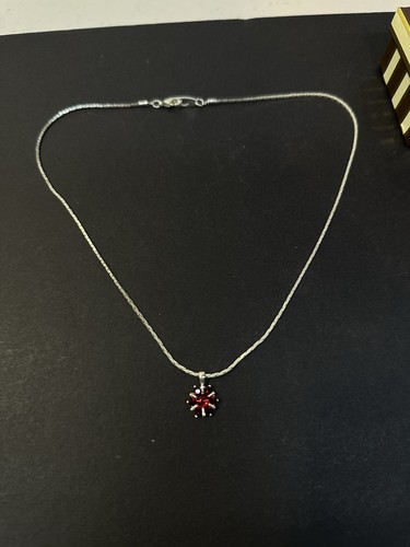 Silver tone necklace - 18”,