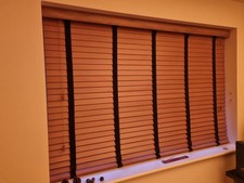 Wooden Venetian Blind Chestnut / width 170 cm (66.9 in), drop 118 cm (46.5 in) /