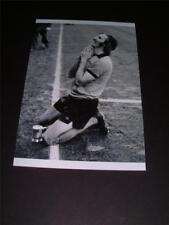 WOLVERHAMPTON WANDERERS FC WOLVES FC DEREK DOUGAN 1974 LEAGUE CUP FINAL PHOTO