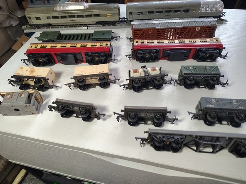 Job lot triang trains - lot,