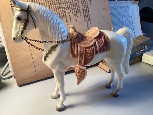 Breyer western pony alabaster - breyer,