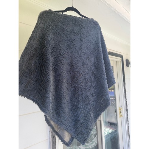 Dark gray faux fur poncho - faux,