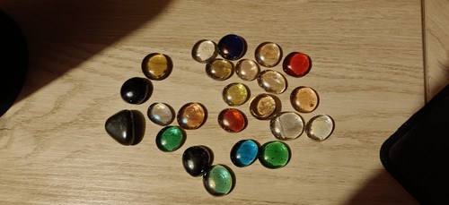 Multicoloured glass pebbles - multicoloured,