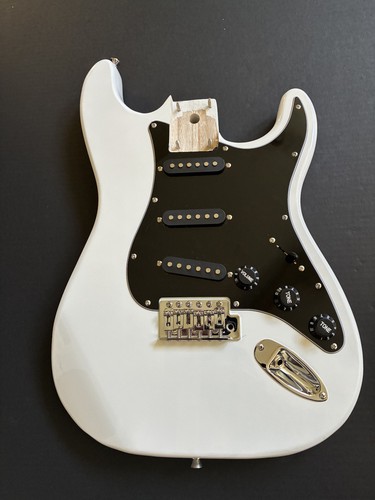 New loaded strat body - new,