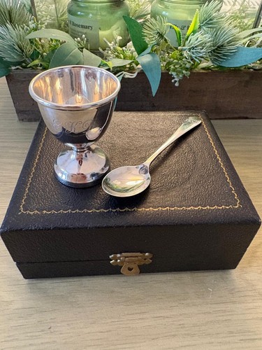 Solid silver eggcup - solid,