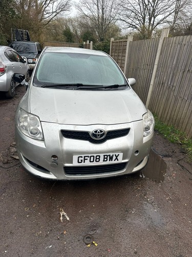 Toyota auris mk1 silver - 1.6,