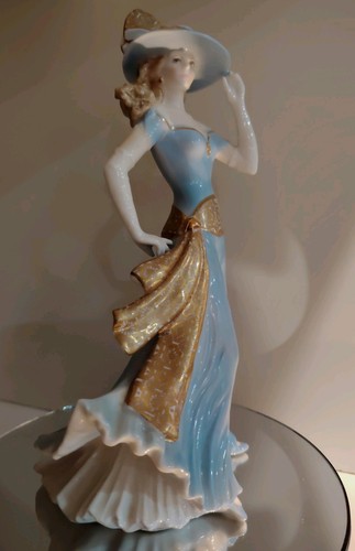 Royal worcester figurine - royal,