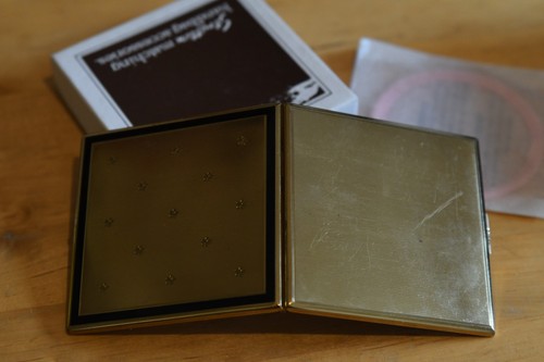 Vintage stratton powder - stratton,