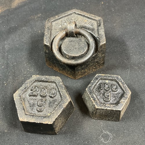 Vintage cast iron metric - cast,
