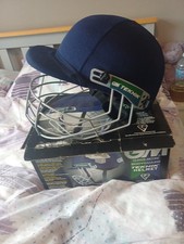 cricket helmet never been used gunn & Moore 