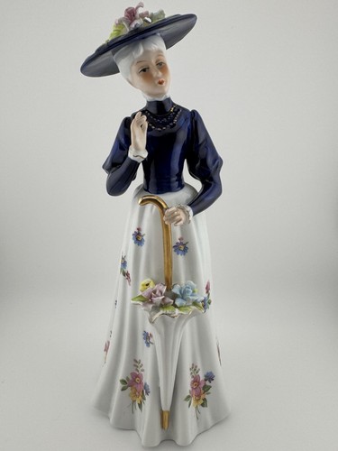 Porcelain lady figurine - porcelain, with