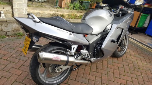 Honda cbr1100xx blackbird - honda,