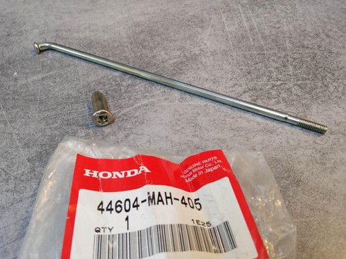 Front wheel rim and nut - front, vt1100