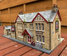 OO Gauge Stone Pub / Coaching Inn, Hand Built Ready  Made Model Diorama,