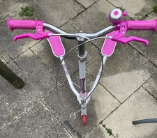 White & Pink Scissor Scooter 8+ Hardly Used