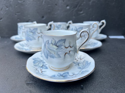 Vintage royal albert fine bone - royal,