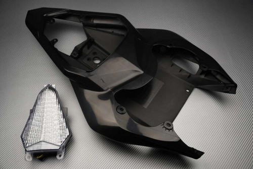 Upainted rear tail - upainted,