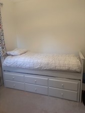 Wooden Single Bed x 3 Storage Drawers & Pull Out Trundle - excellent condition