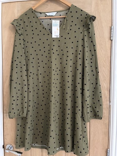 Primark size green and black - green,