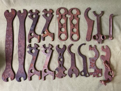 Job lot vintage cycle - lot, spanners