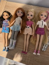 Moxie Dolls 4 Moxie Dolls With Clothes And Few Accessories. Clothes Bit Worn.