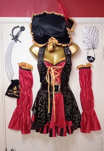 Women buccaneer pirate - buccaneer,