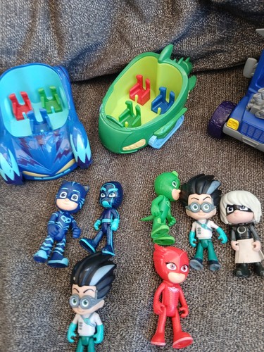 Masks toys bundle - masks, vehicles