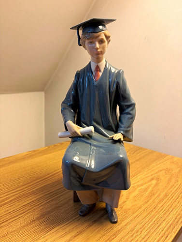 Lladro boy graduate 5198 - graduate”,