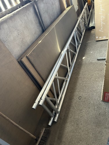 Aluminium stage trussing - aluminium,