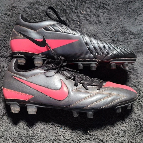Nike total football boots - 90,