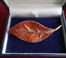 Vintage Jewellery 1960's Stunning Gold Tone Rust  Leaf  Brooch 